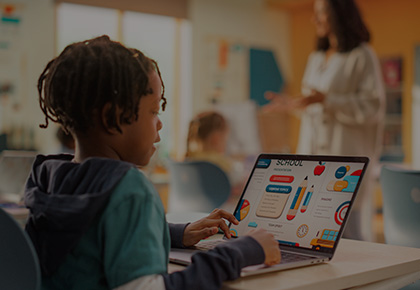 Estudiantes acceso Internet