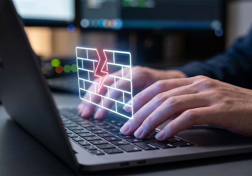 Solución WAF analizando tráfico web y bloqueando amenazas en tiempo real